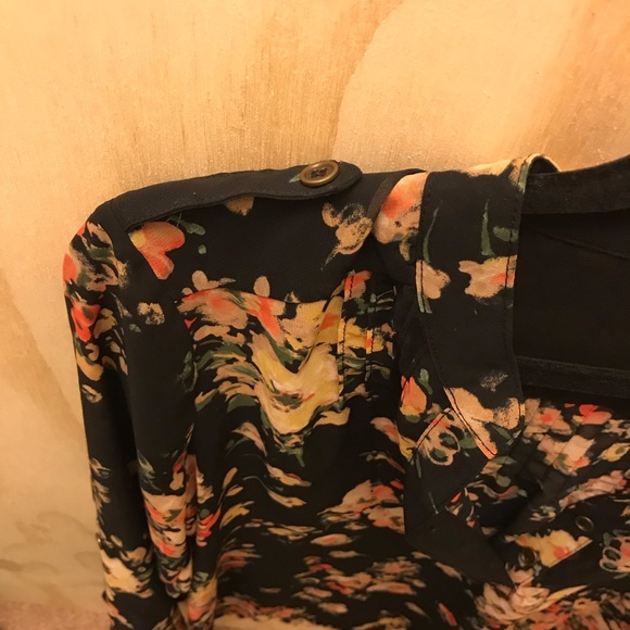 Black Floral Blouse - Picture 5 of 8